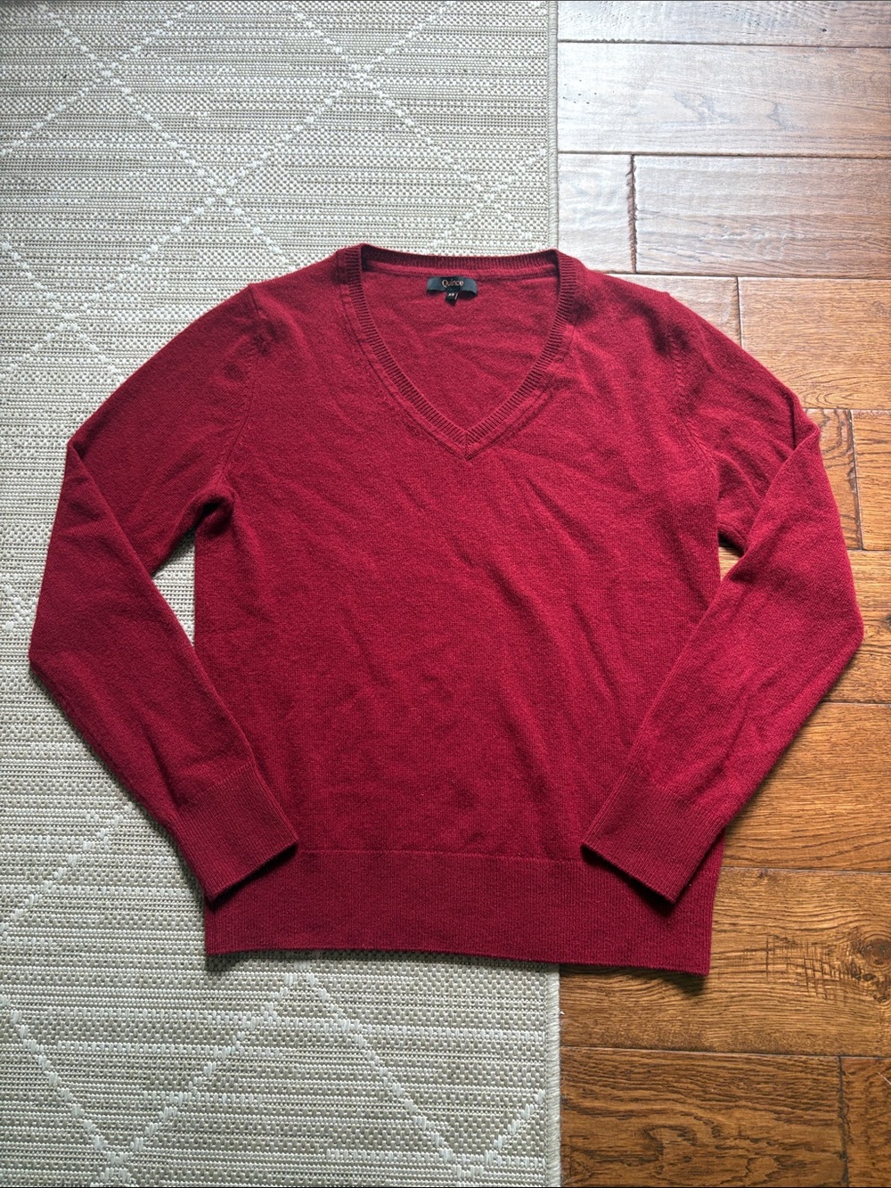 Quince V-Neck Cashmere Sweater - Burgundy XS - Picture 2 of 6
